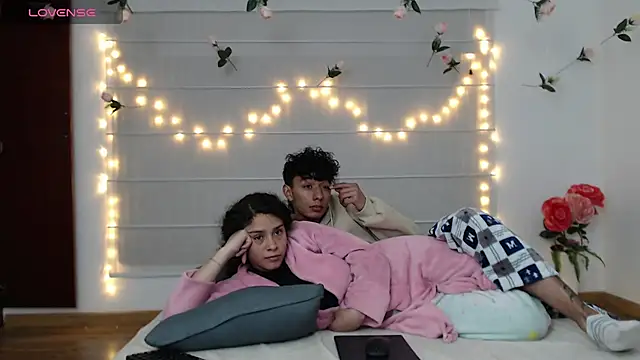 Sarabubbie Adlı Modelin Canlı XXX Sohbeti