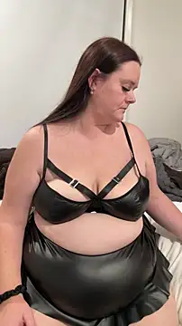 carinabro10 Adlı Modelin Canlı XXX Sohbeti