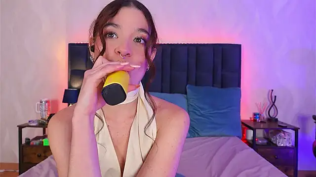 LucyFlame Chat XXX in diretta