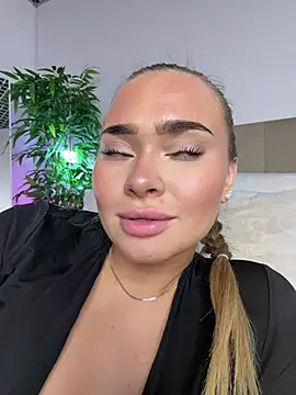 دردشة MonicaWestt الجنسية المباشرة
