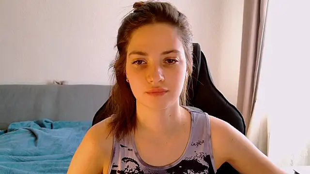 KiraVair's Live XXX Chat