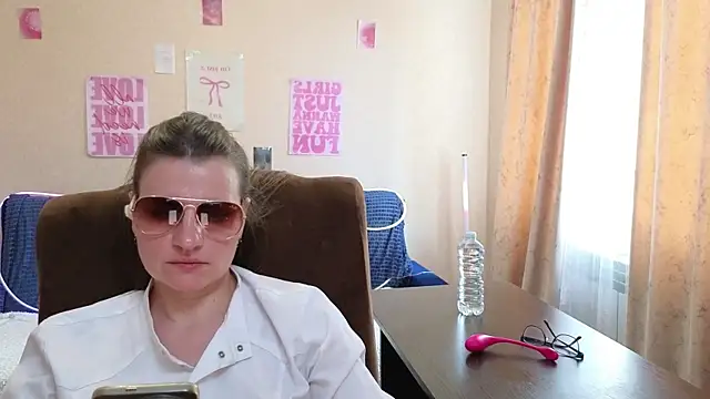 Chat XXX en directo de Mirabelle_Velvet