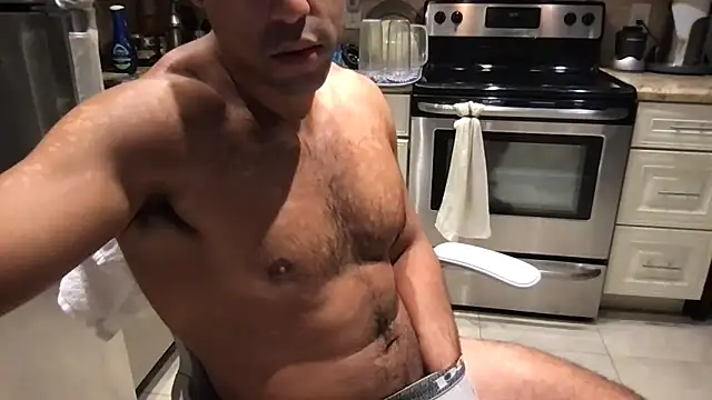 Chatroom XXX en direct de BigGuyMuscle
