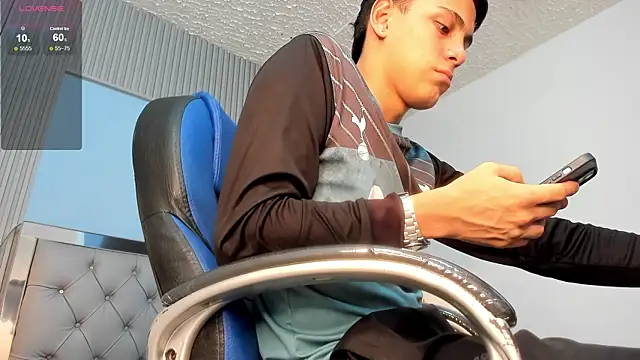 Chat +18 de Ethanx18_ ao vivo