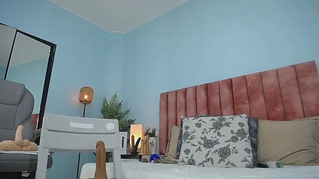 nana_levy élő XXX-chatje