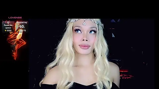 YOURHOT_STUFF élő XXX-chatje