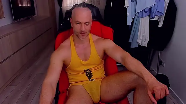 MarisMuscle Chat XXX live