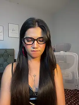 Chat +18 de JassmineLove ao vivo