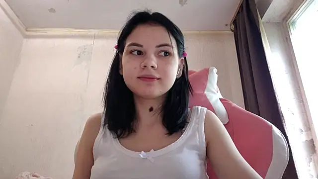 MilaTease élő XXX-chatje