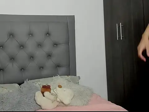 ImEmily__ Chat XXX in diretta