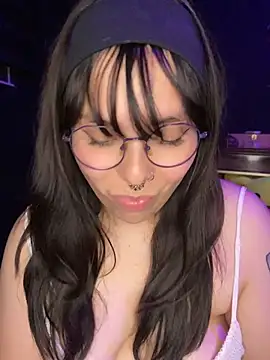 Solo_yoss' Live XXX Chat