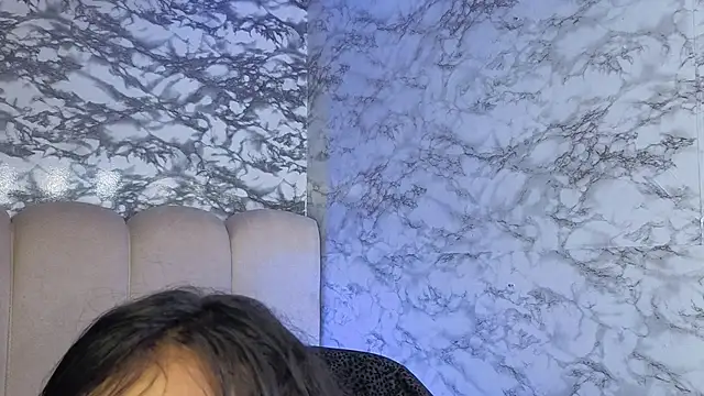 Adarasuri_v Live XXX-Chat