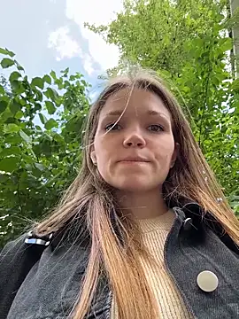 StreetSquirt live XXX chat