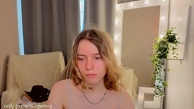 Chatroom XXX en direct de MilanaRayy