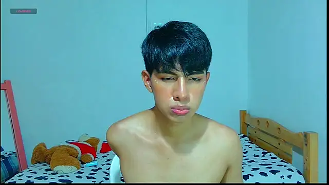 XXX chat uživo modela phuwin_bj
