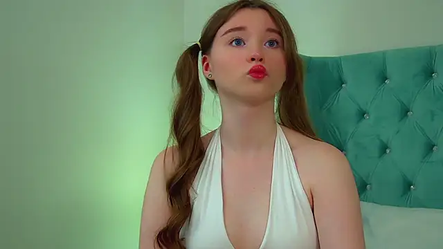 Chat XXX en directo de KeiraAsti