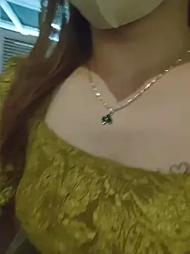 XXX chat uživo modela Baby-Linh