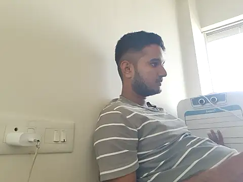 young-hairy-jon Adlı Modelin Canlı XXX Sohbeti