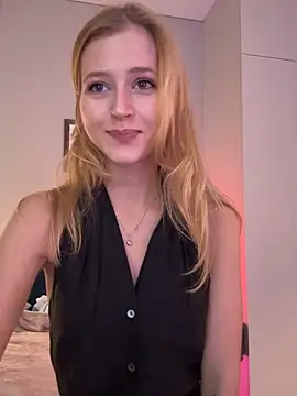 LunaRase's Live XXX Chat