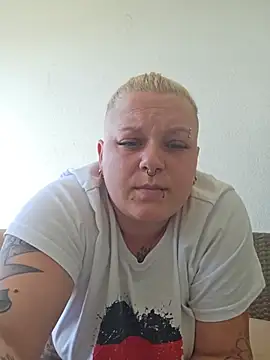 Lady_Peggi Chat XXX live