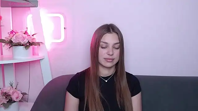 MilanaAngelAs 现场XXX聊天