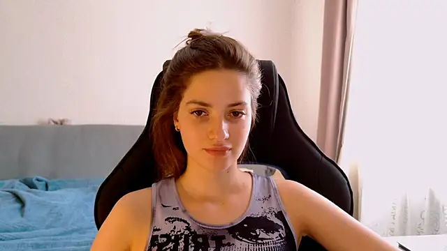 Chat +18 de KiraVair ao vivo