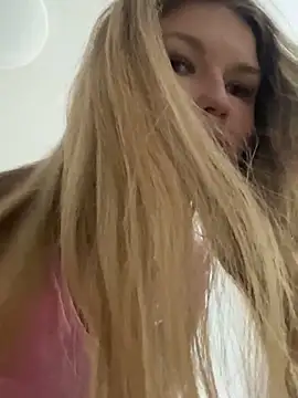 AngelMiaMのライブXXXチャット