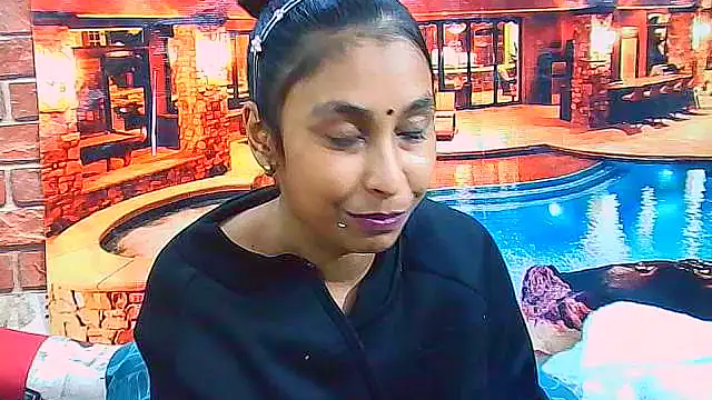 IndianSexyButt XXX чат на живо