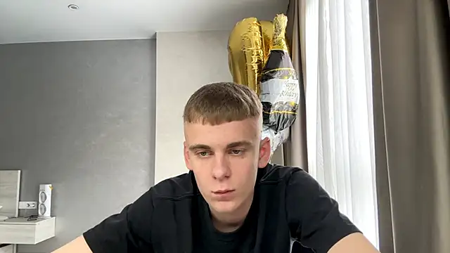 SoloFury 라이브 XXX 채팅