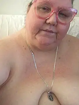 TheMotherPearl's Live XXX Chat