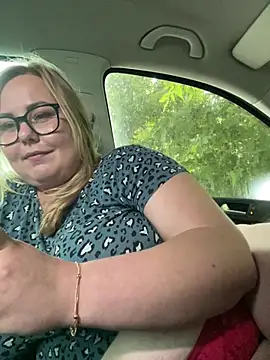 Czat XXX na żywo – Mommy-girl-Lola