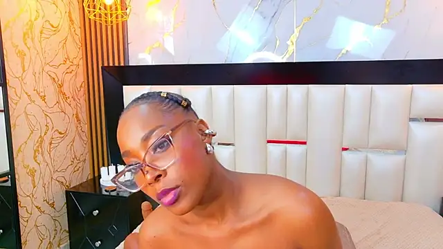Kelly_Swift Adlı Modelin Canlı XXX Sohbeti