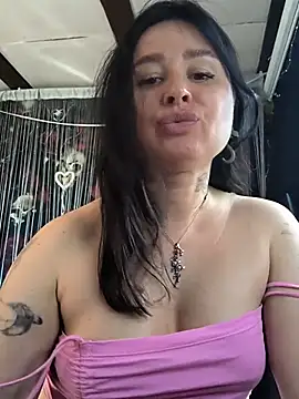 KikiXRed Chat XXX in diretta