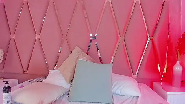 Emily_Black1 élő XXX-chatje