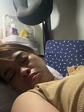 pinay4uwithagoodheart élő XXX-chatje