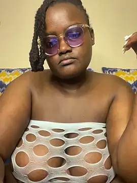 Busty_Bambii254 élő XXX-chatje