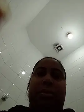 Show de gatinha20257 na webcam