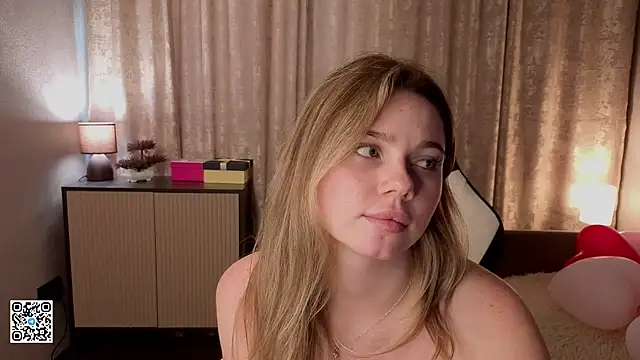 DonaDebore élő XXX-chatje