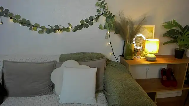 HoneyEmilly Live XXX Chat