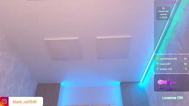 Chat +18 de kittyhardfucks ao vivo