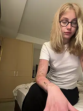 onlyjolyn élő XXX-chatje