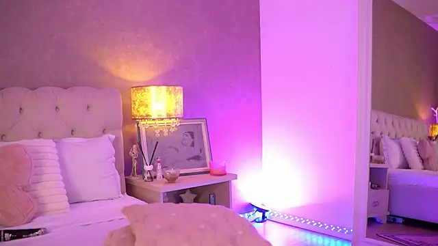 دردشة OhhAisha الجنسية المباشرة