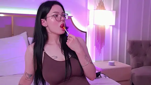 CindyMil Adlı Modelin Canlı XXX Sohbeti