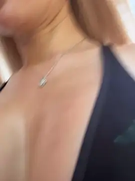 Roshana16 élő XXX-chatje
