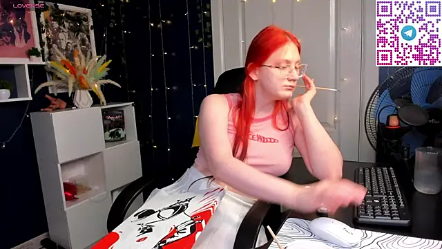 Queen_Milena élő XXX-chatje
