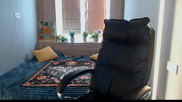 Sweet-n-Strong live XXX chat