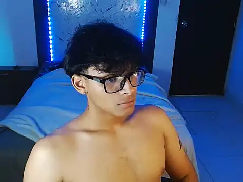 Živý XXX chat Mr_yisuzz