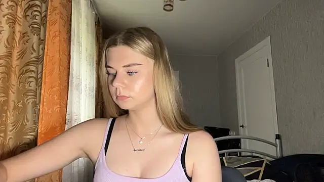HoneysPiee Chat XXX live