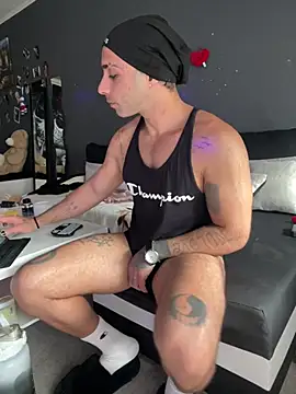 Mohdollmen's Live XXX Chat