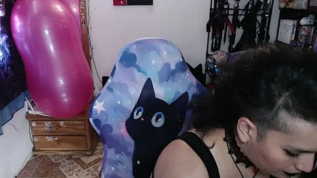 kureiji_hentaii élő XXX-chatje
